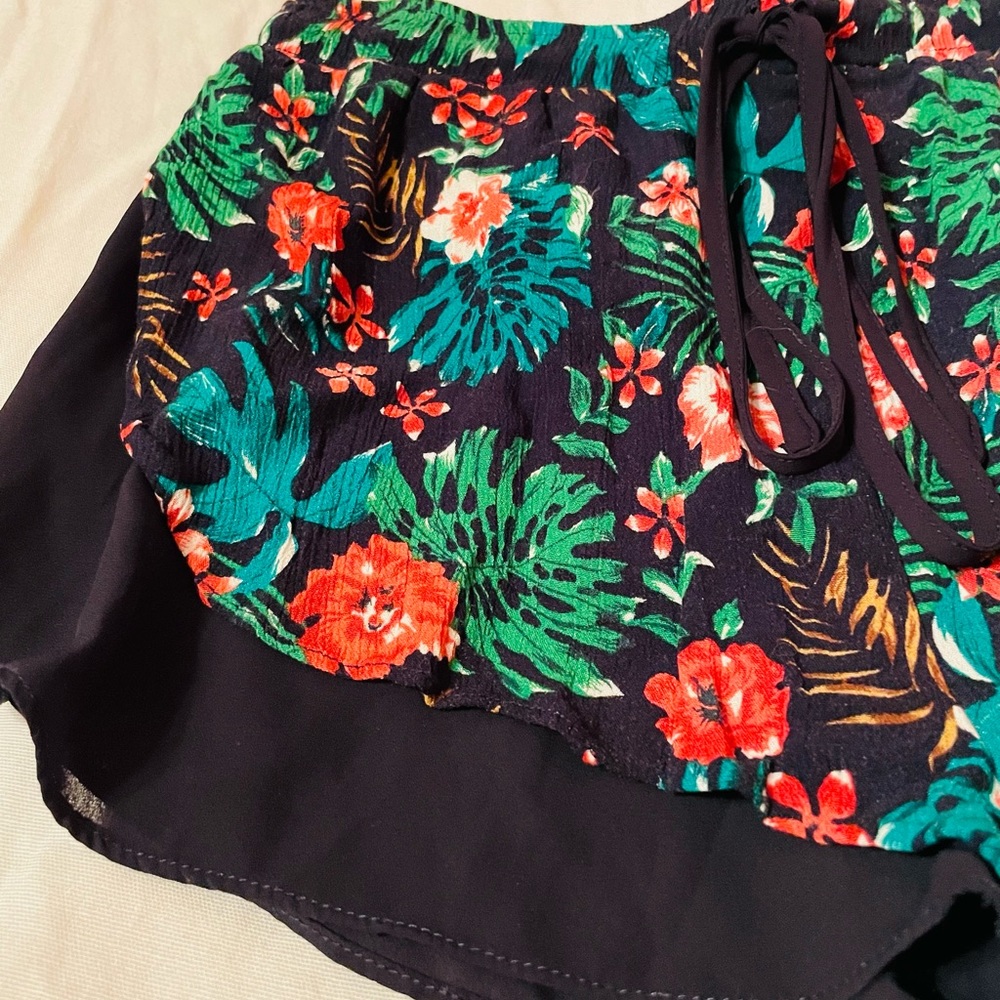 Floral Drawstring Shorts - Picture 2 of 4